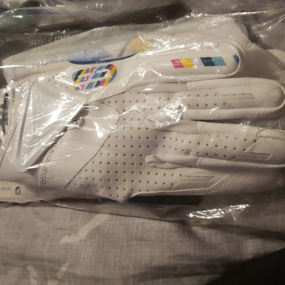 Mens Football Gloves - Picture 7 of 15